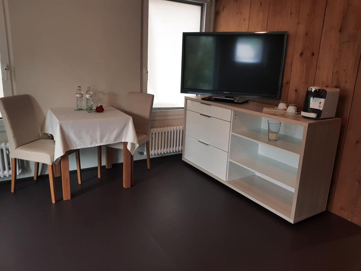 Zyba-Hotelzimmer-Vermietung Aesch Kanton Luzern Exterior photo